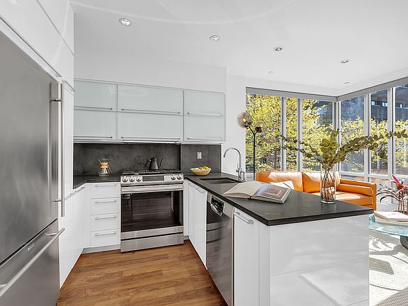 2nd image of 36 Eckford St APT 2A