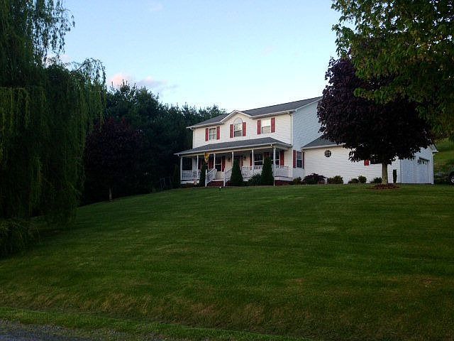 1st image of 610 Ratcliff Ln