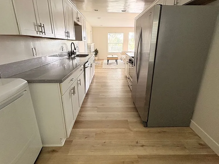 4931 Auburn Dr — Photo 4