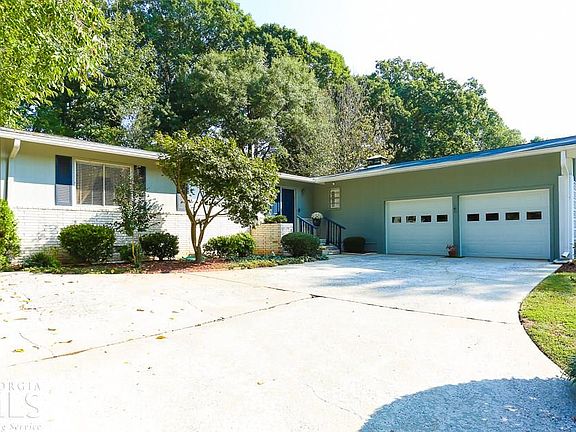3rd image of 4228 Bonaparte Dr