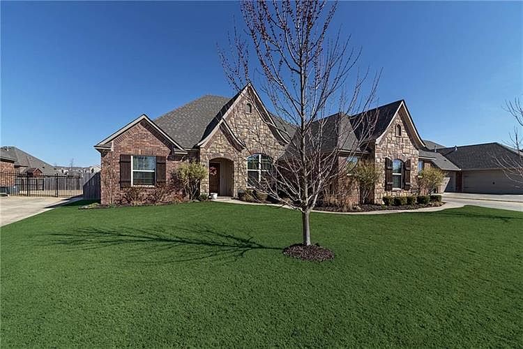 1st image of 386 N Powderhorn Dr