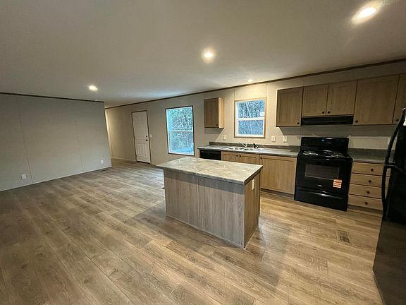 4th image of 3014 Mockingbird Road