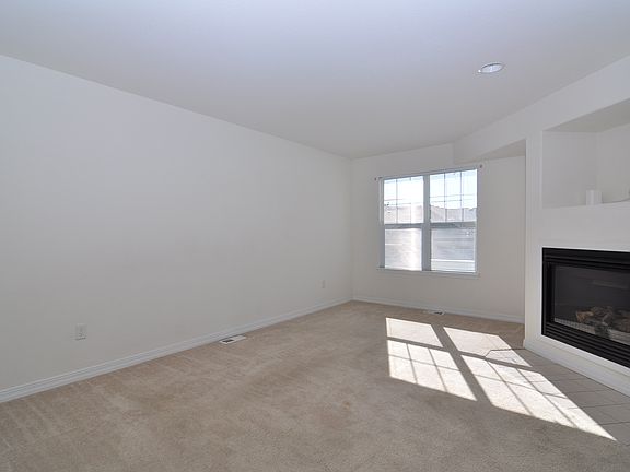 4th image of 13259 Holly St Unit E