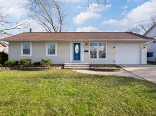 1309 N Green Meadows Blvd, Streamwood, IL 60107