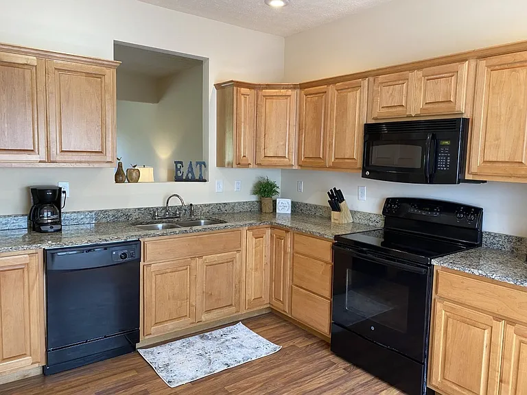 Eagle View Luxury Apartments — Photo 200