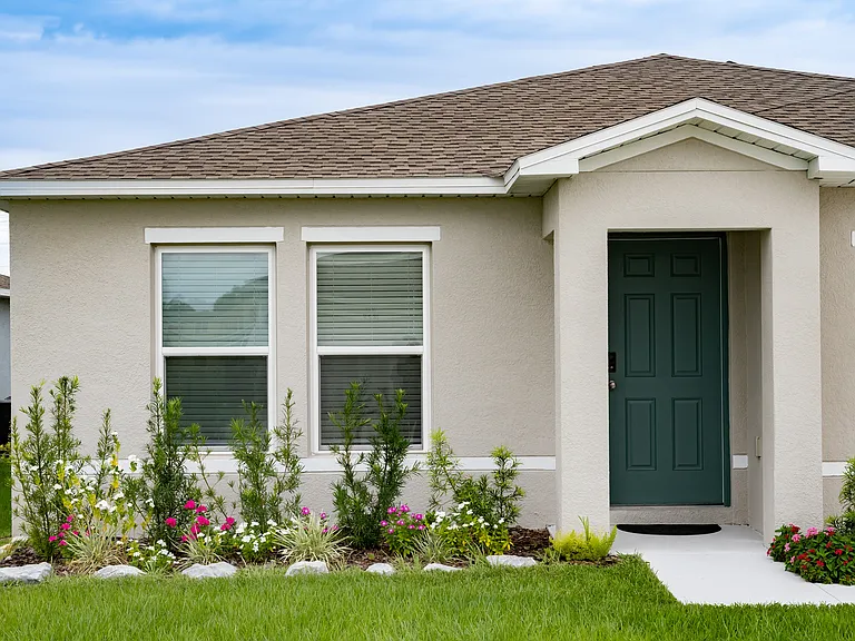 1828 Grand Ridge St S — Photo 1