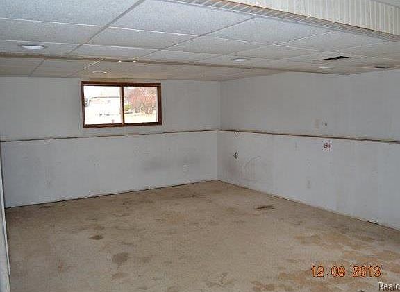5th image of 9325 Carolyn Dr
