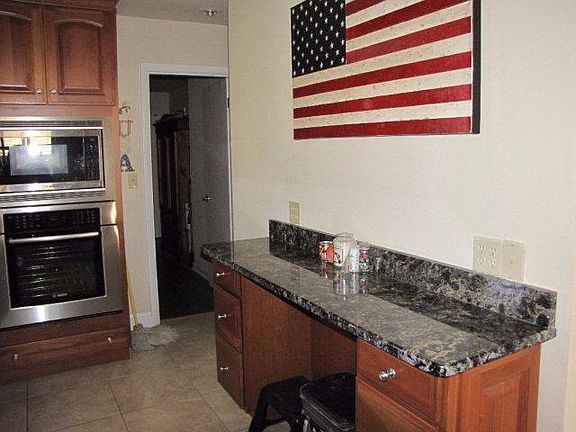 3rd image of 105 Clay Dr