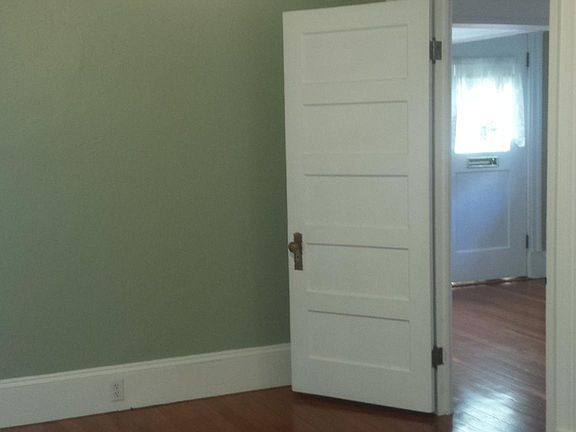 3rd image of 953 Schiele Ave
