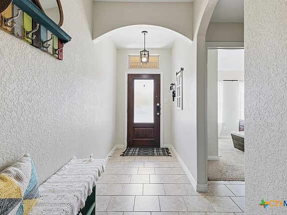4th image of 467 Briar Ln