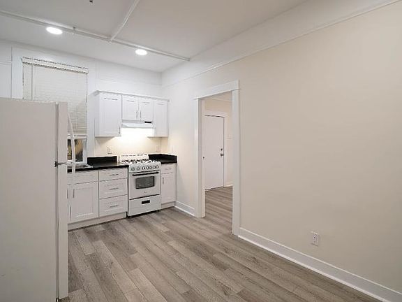 4th image of 2852 California St APT A