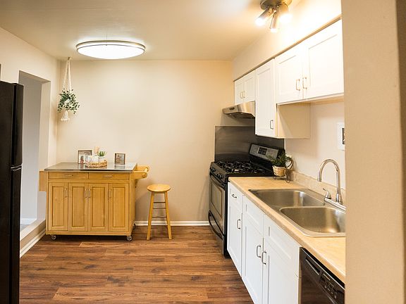 4th image of 5000 Carriageway Dr APT 303