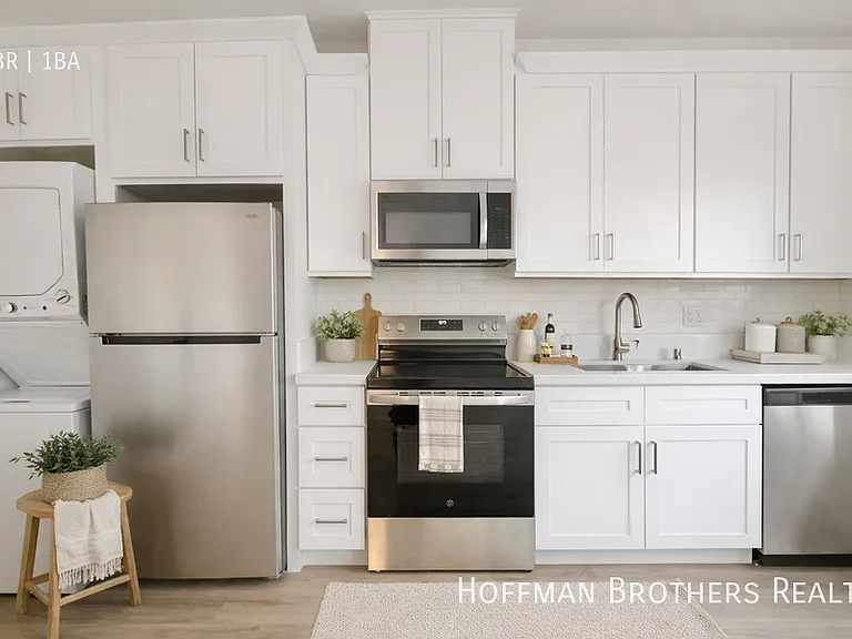 4888 Lexington Ave — Photo 1
