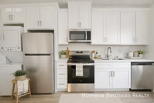 4888 Lexington Ave Photo 1