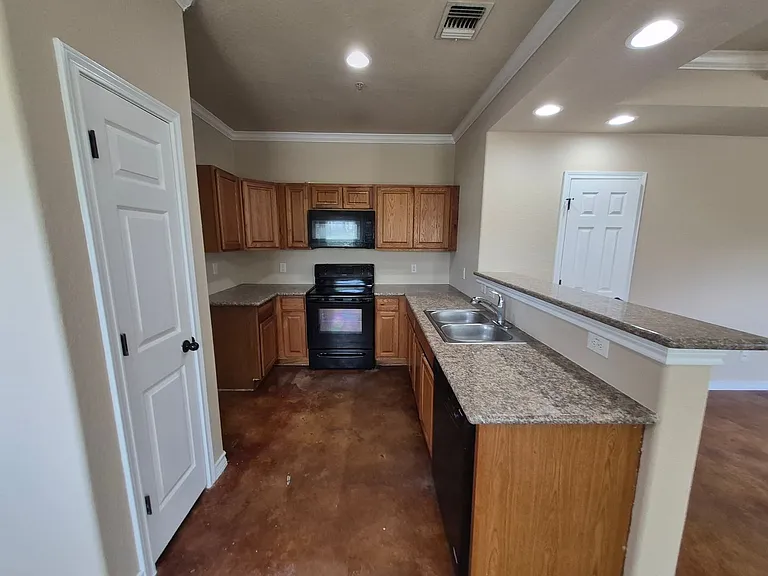 6304 Attucks Ln — Photo 8