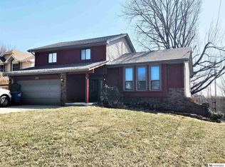 10765 Suffolk Cir, Omaha, NE 68127