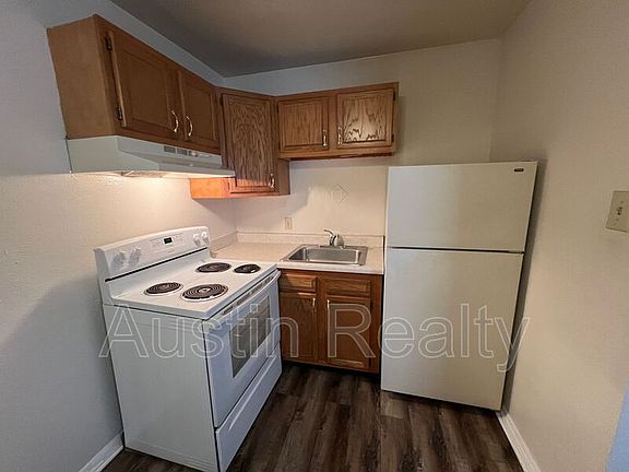 2nd image of 3704 Greenwood Blvd #29