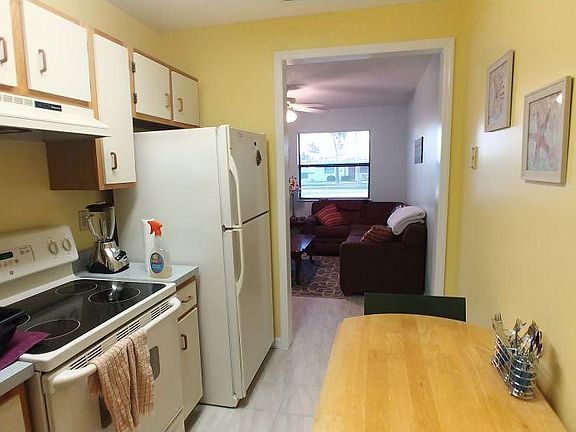 3rd image of 748 Flamingo Dr