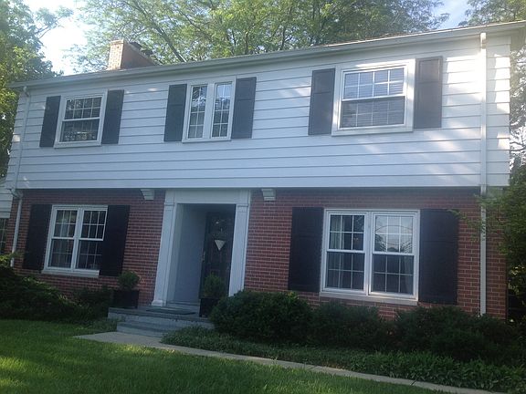 2nd image of 710 W Dorothy Ln