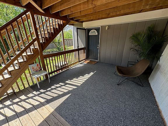 3rd image of 902 Garnett Ave #B
