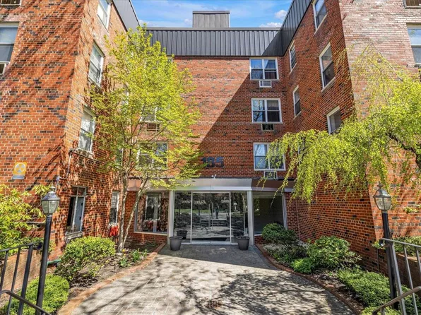 185 S Middle Neck Road #3F, Great Neck, NY 11021