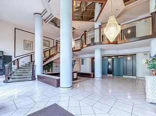 7500 Granville Ave #405, Richmond, BC