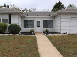 8 Harrington Dr S, Toms River, NJ 08757
