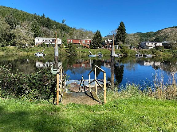3rd image of 8050 S Siletz River Dr