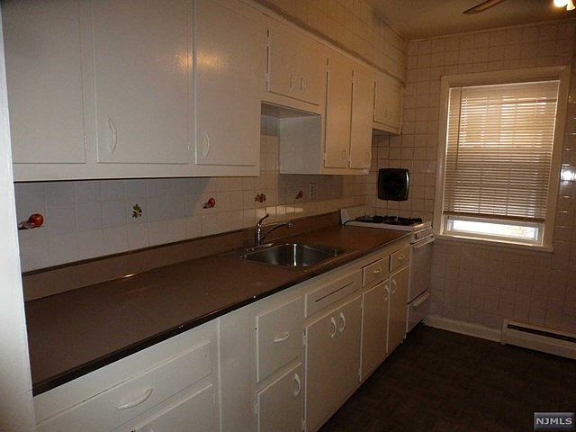 2nd image of 510 Broad St