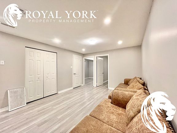 3rd image of 3863 Skyview St