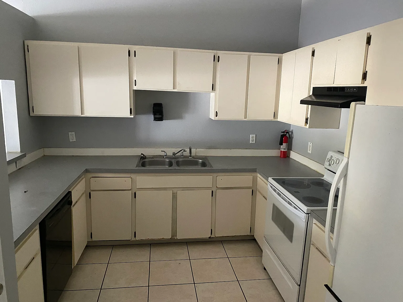 3 bed, 1260 sqft, $2,100 — Photo 2