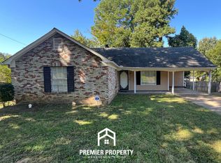 3821 Oak Lake Ln, Memphis, TN 38118