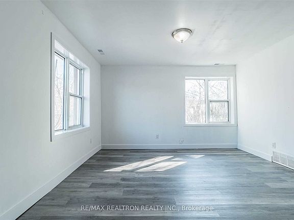 3rd image of 26 Florence St