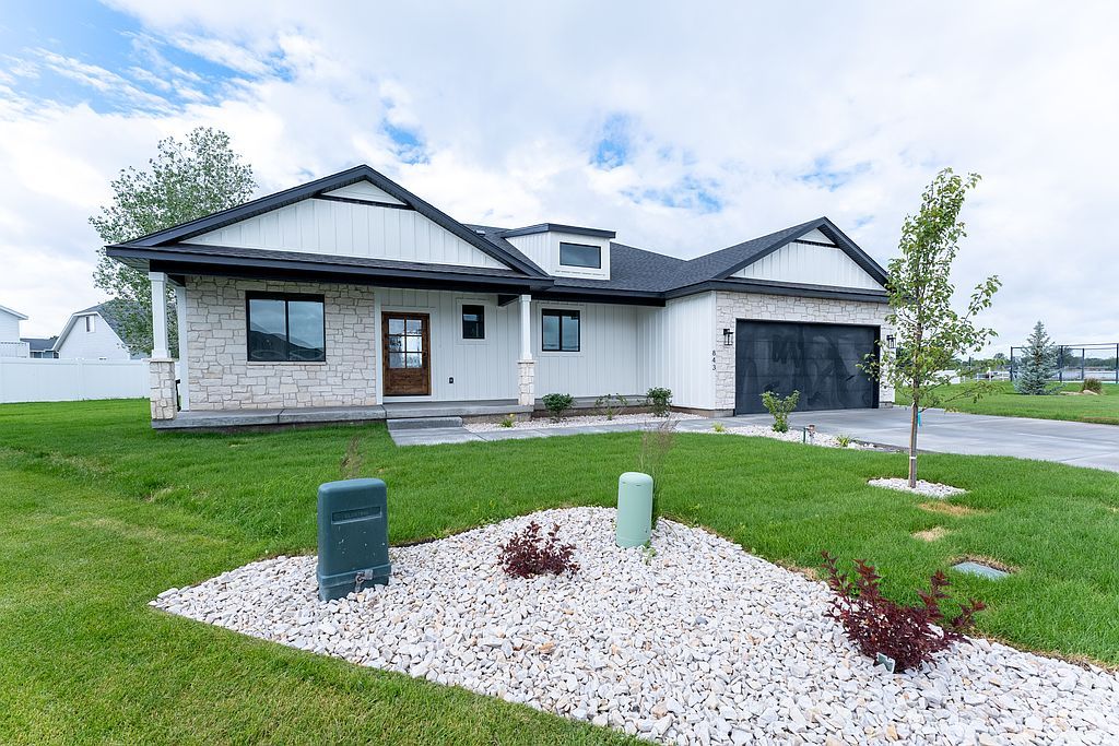 843 Harborside Loop - Property Image