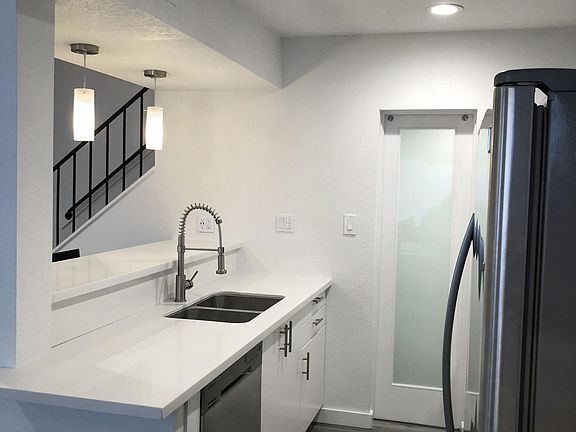5th image of 3165 Occidental Dr APT 1
