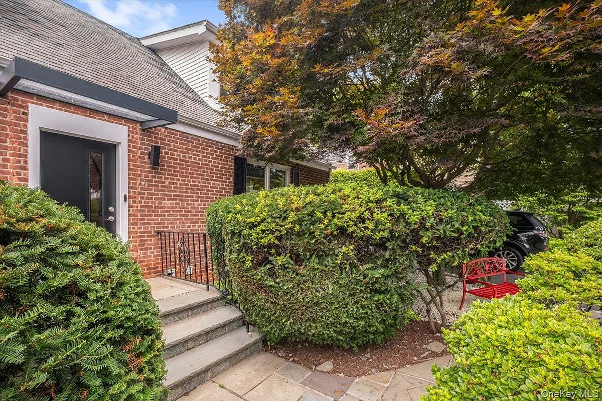 4 bed, 4.0 bath, 2900 sqft, $8,500 — Photo 4