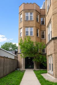 3222 W Beach Ave APT Gb, Chicago, IL, 60651