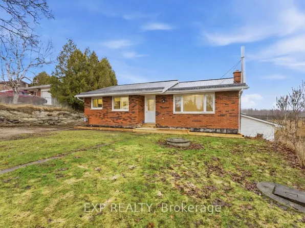 696 Whites Rd, Quinte West, ON K8V 0P3