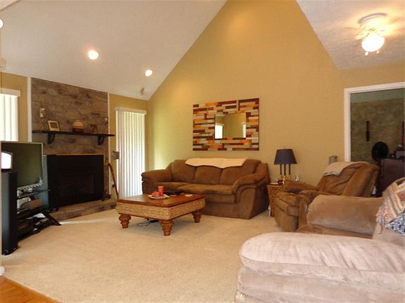 3rd image of 1001 Willow Oaks Cir