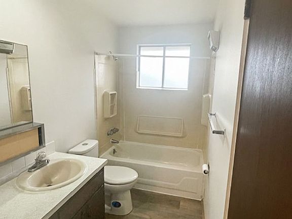 4th image of 1514 3rd St #1514