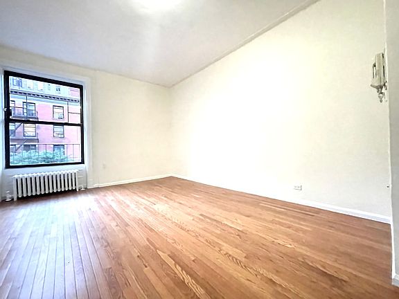 4th image of 53 W 72nd St APT 4E