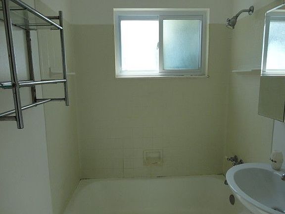 5th image of 9583 52nd Way