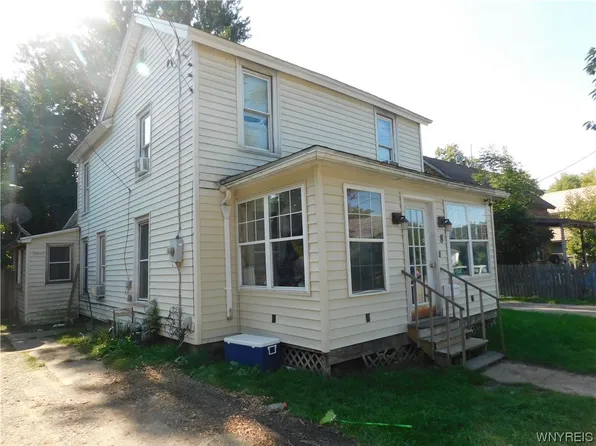 8 Hickory St, Silver Creek, NY 14136