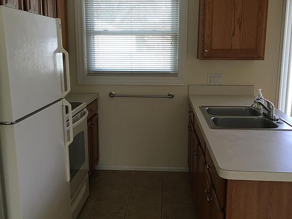 2nd image of 964 Byron St #964