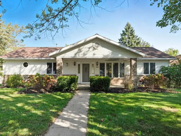 308 W Race St, Wolcottville, IN 46795