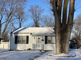 1113 De Couagne Dr, East Saint Louis, IL 62203
