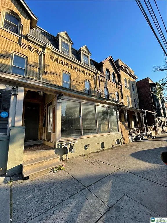 1 bed, 1.0 bath, 500 sqft, $1,050 — Photo 1
