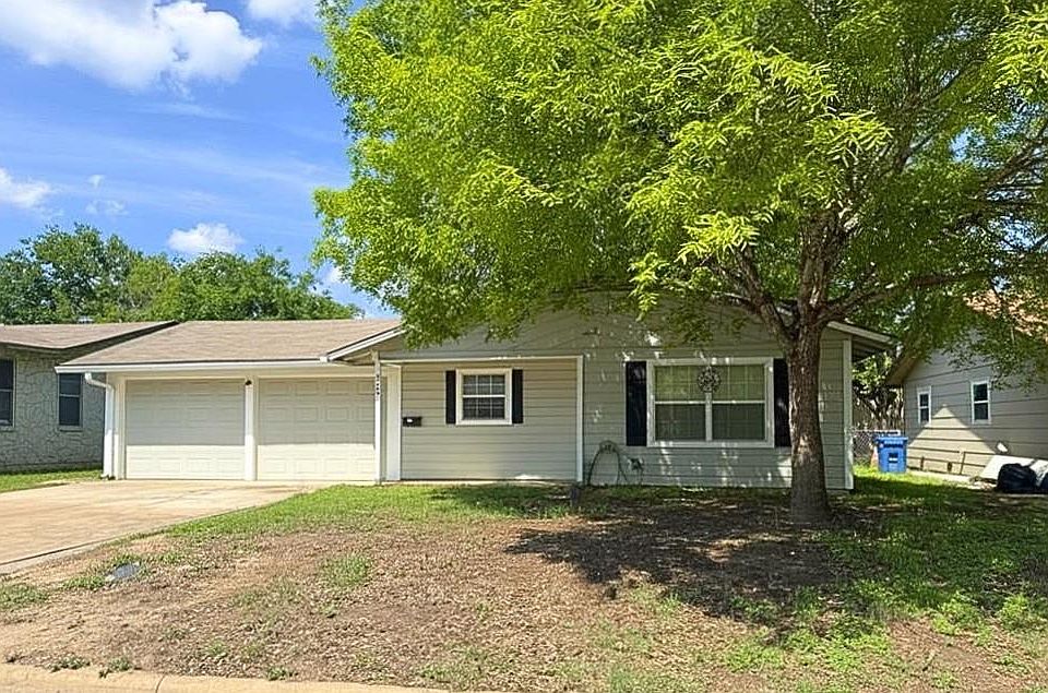1st image of 420 Bluebonnet Dr