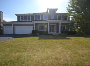 589 Oxford Ln, Lindenhurst, IL 60046