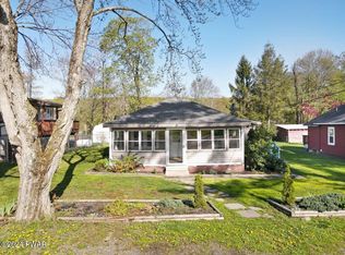 9 Collins Ave, Lake Ariel, PA 18436